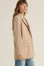 DO IT ALL RELAXED BLAZER IN PUTTY